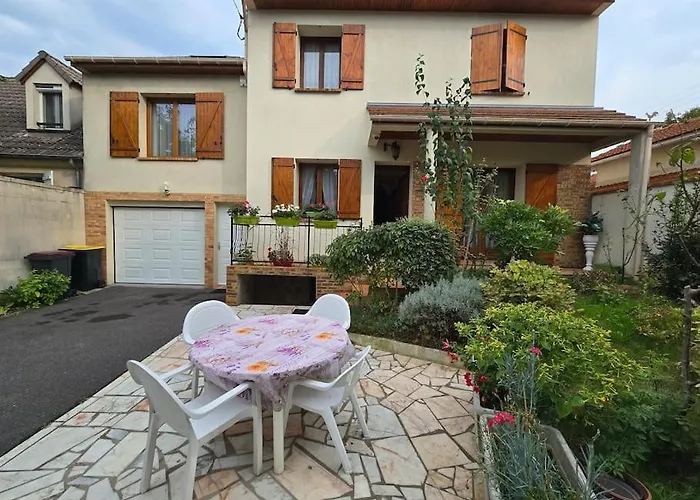 Duplex En Maison Individuelle De 70 M2Avec Jardin