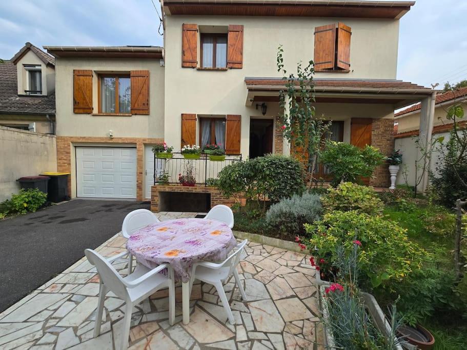 Duplex En Maison Individuelle De 70 M2avec Jardin * Viry-Chatillon